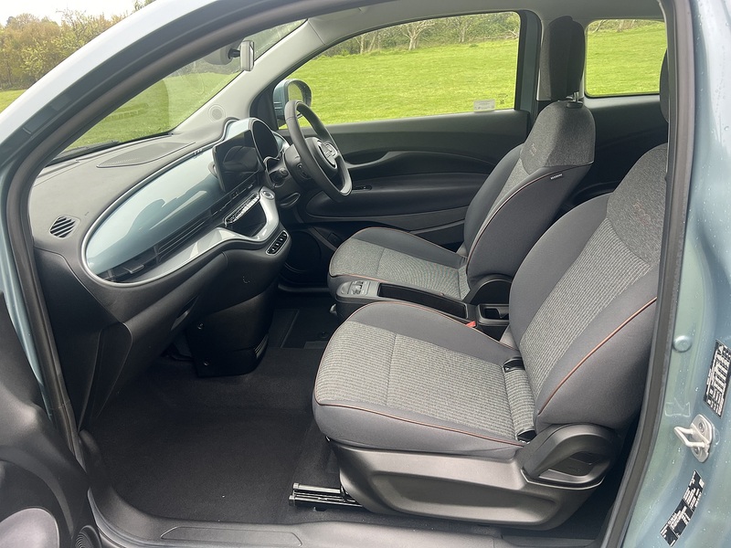 Fiat 500e 42kWh Icon Hatchback 3dr Electric Auto (118 ps) | APPLE|1 FORMER KEEPER|VATQ - U10884