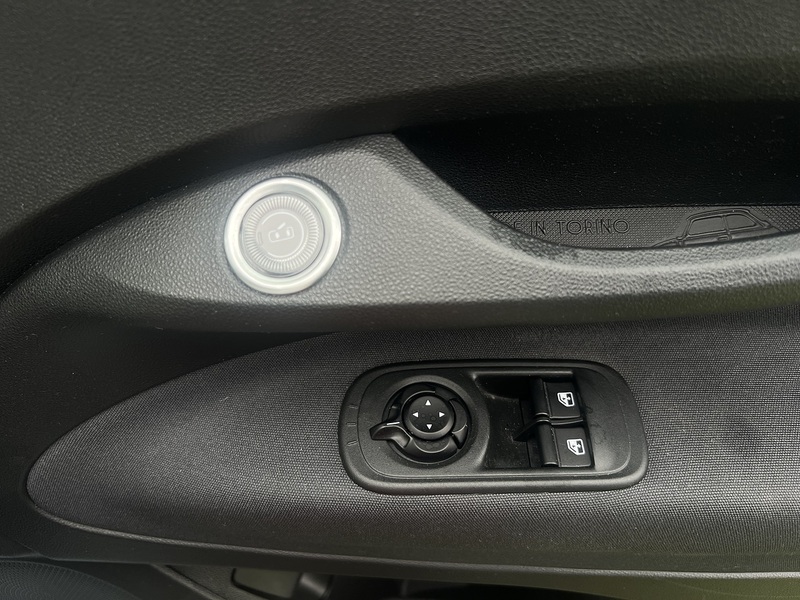 Fiat 500e 42kWh Icon Hatchback 3dr Electric Auto (118 ps) | APPLE|1 FORMER KEEPER|VATQ - U10884