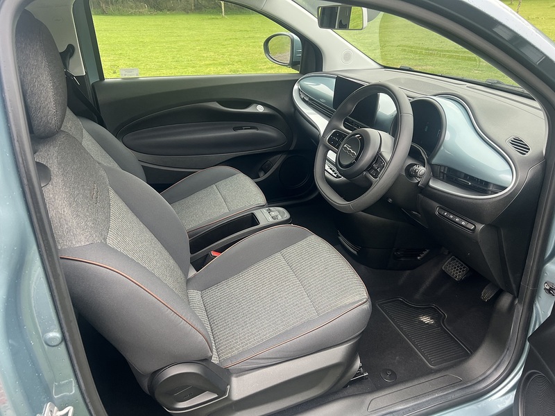 Fiat 500e 42kWh Icon Hatchback 3dr Electric Auto (118 ps) | APPLE|1 FORMER KEEPER|VATQ - U10884