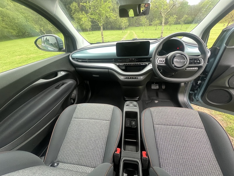 Fiat 500e 42kWh Icon Hatchback 3dr Electric Auto (118 ps) | APPLE|1 FORMER KEEPER|VATQ - U10884