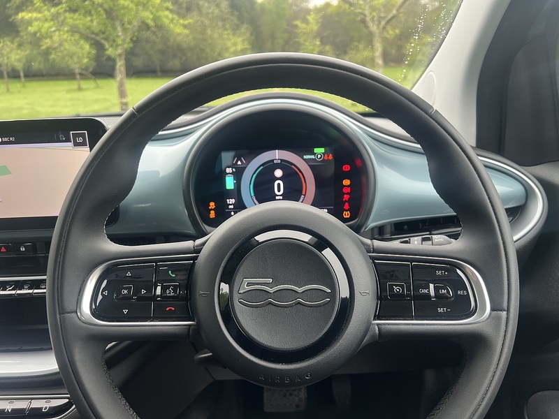 Fiat 500e 42kWh Icon Hatchback 3dr Electric Auto (118 ps) | APPLE|1 FORMER KEEPER|VATQ - U10884