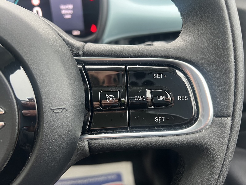 Fiat 500e 42kWh Icon Hatchback 3dr Electric Auto (118 ps) | APPLE|1 FORMER KEEPER|VATQ - U10884