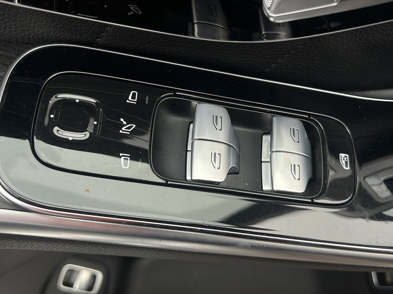 Mercedes-Benz S Class 3.0 S580Le V6 28.6kWh AMG Line (Premium) Saloon 4dr Petrol Plug-in Hybrid G-Tronic+ Euro 6 (s/s) - U10885