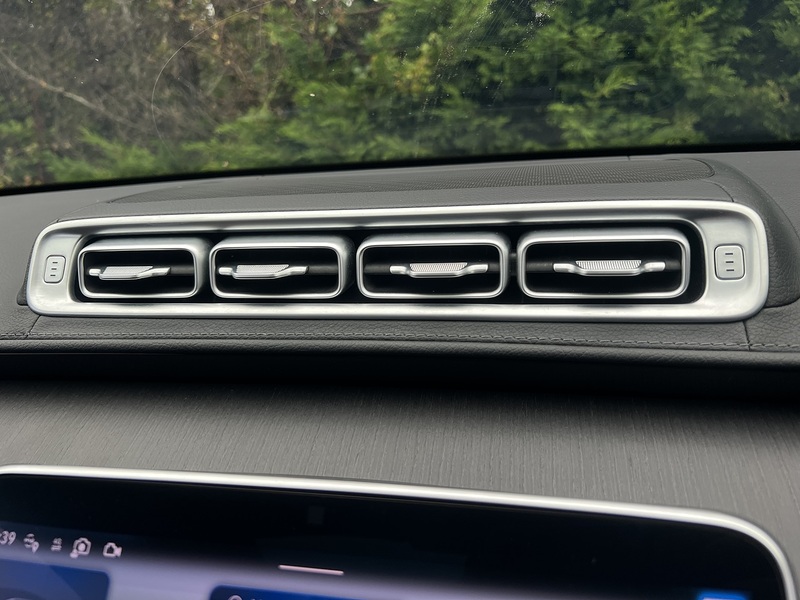 Mercedes-Benz S Class 3.0 S580Le V6 28.6kWh AMG Line (Premium) Saloon 4dr Petrol Plug-in Hybrid G-Tronic+ Euro 6 (s/s) - U10885