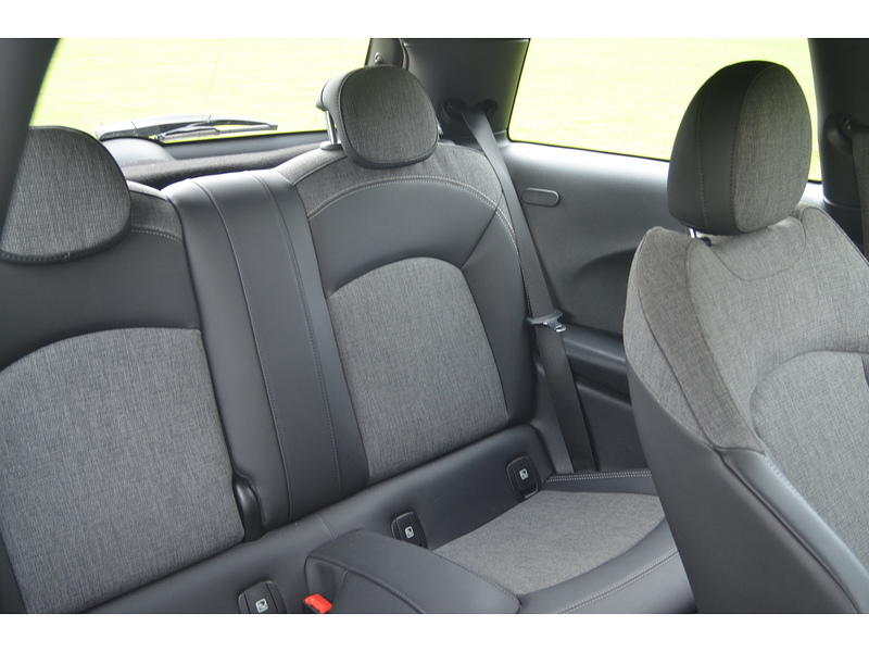 MINI Electric Hatch Cooper SE 32.6kWh Level 2 Hatchback 3dr Electric Auto (184 ps) Hatchback Automatic Electric | - U10887