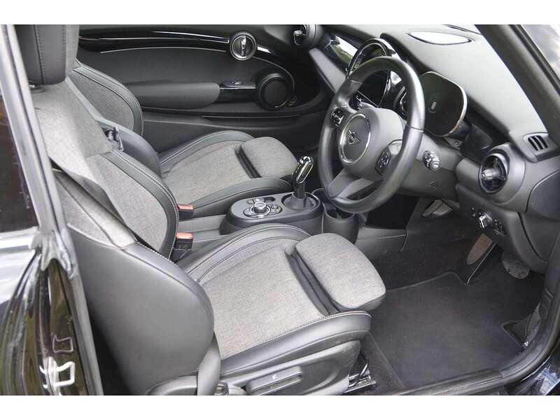 MINI Electric Hatch Cooper SE 32.6kWh Level 2 Hatchback 3dr Electric Auto (184 ps) Hatchback Automatic Electric | - U10898