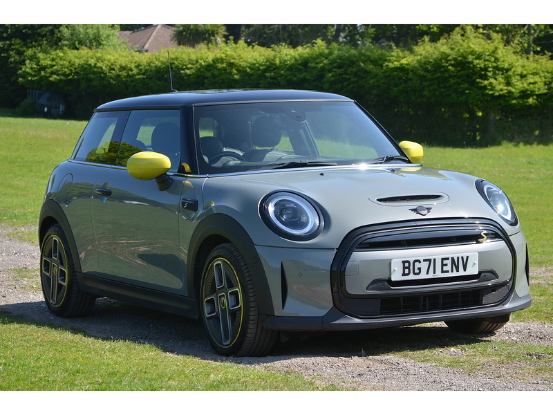 MINI Electric Hatch Cooper SE 32.6kWh Level 3 Hatchback 3dr Electric Auto (184 ps) Hatchback Automatic Electric | 1 - U10899