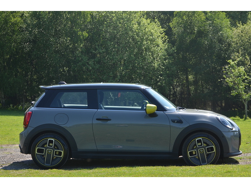 MINI Electric Hatch Cooper SE 32.6kWh Level 3 Hatchback 3dr Electric Auto (184 ps) Hatchback Automatic Electric | 1 - U10899