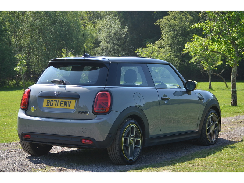 MINI Electric Hatch Cooper SE 32.6kWh Level 3 Hatchback 3dr Electric Auto (184 ps) Hatchback Automatic Electric | 1 - U10899