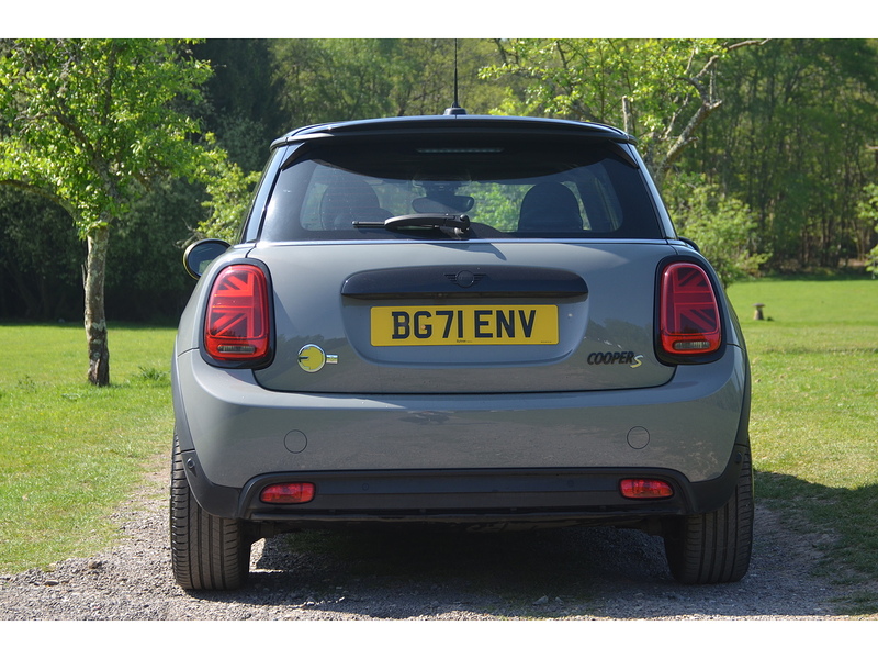 MINI Electric Hatch Cooper SE 32.6kWh Level 3 Hatchback 3dr Electric Auto (184 ps) Hatchback Automatic Electric | 1 - U10899