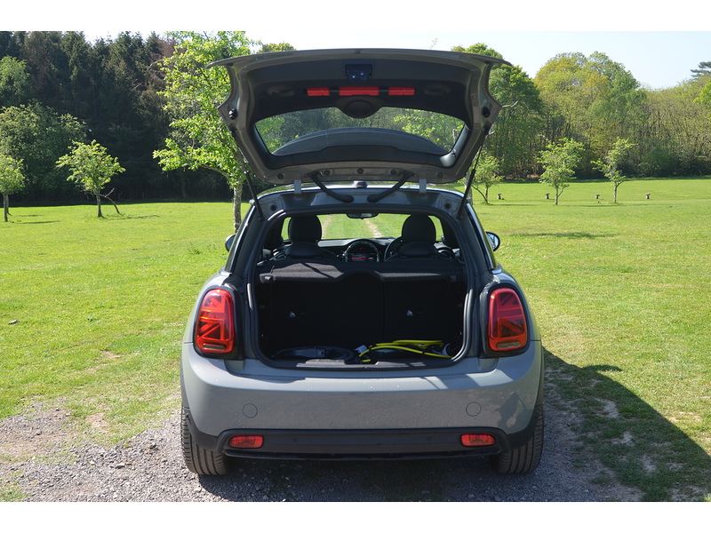 MINI Electric Hatch Cooper SE 32.6kWh Level 3 Hatchback 3dr Electric Auto (184 ps) Hatchback Automatic Electric | 1 - U10899