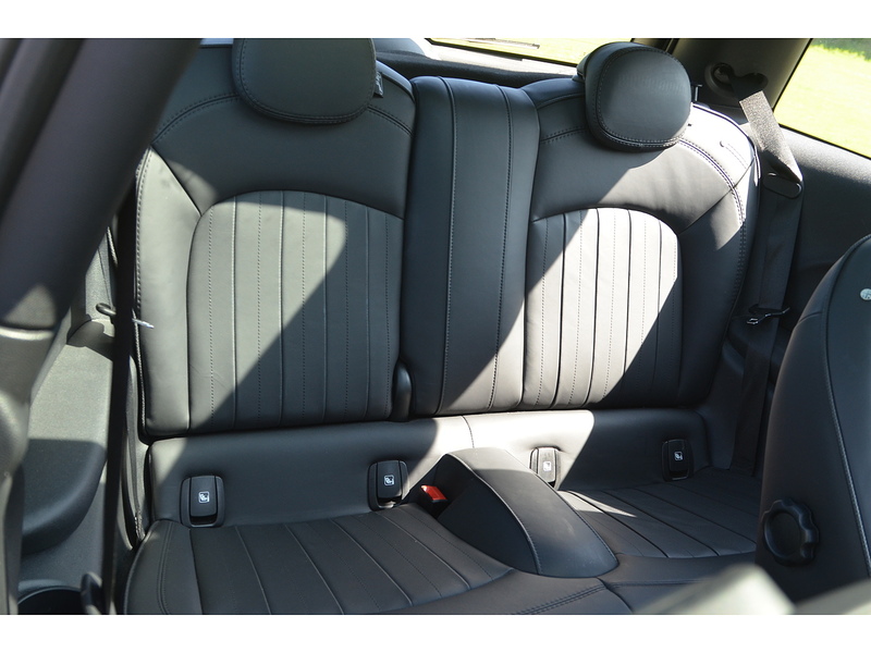 MINI Electric Hatch Cooper SE 32.6kWh Level 3 Hatchback 3dr Electric Auto (184 ps) Hatchback Automatic Electric | 1 - U10899