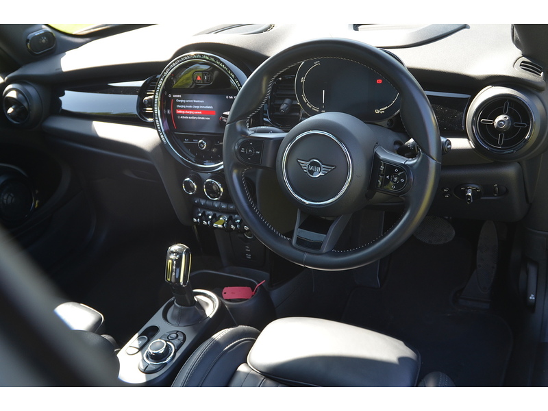 MINI Electric Hatch Cooper SE 32.6kWh Level 3 Hatchback 3dr Electric Auto (184 ps) Hatchback Automatic Electric | 1 - U10899