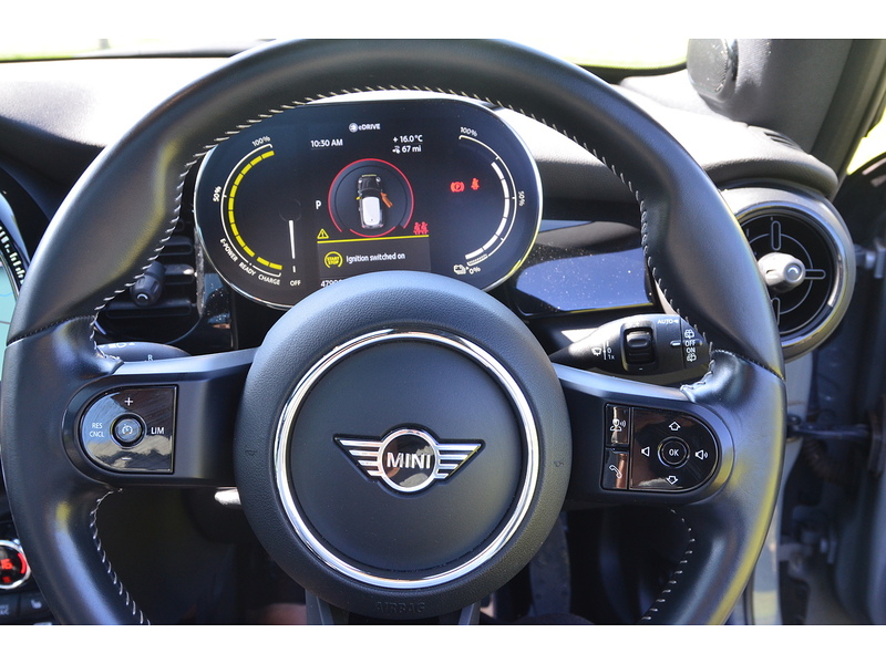 MINI Electric Hatch Cooper SE 32.6kWh Level 3 Hatchback 3dr Electric Auto (184 ps) Hatchback Automatic Electric | 1 - U10899