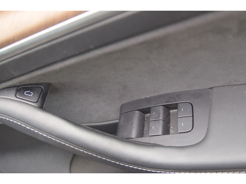 Tesla Model 3 (Dual Motor) Long Range Saloon 4dr Electric Auto 4WDE (346 ps) | 1 FORMER KEEPER|SELF DRIVE - U10901