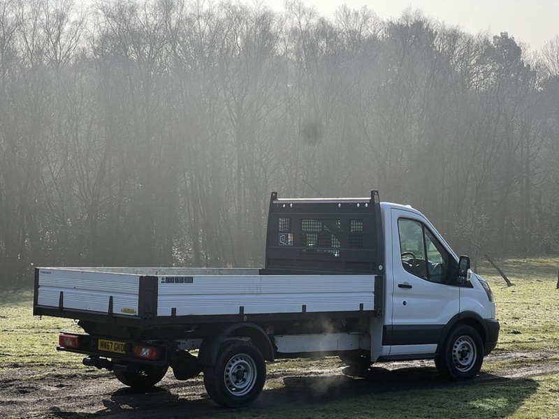 Ford Transit 2.0 350 EcoBlue Chassis Cab 2dr Diesel Manual RWD L2 H1 Euro 6 (DRW) (130 ps) | TOW BAR|TAIL - U10902