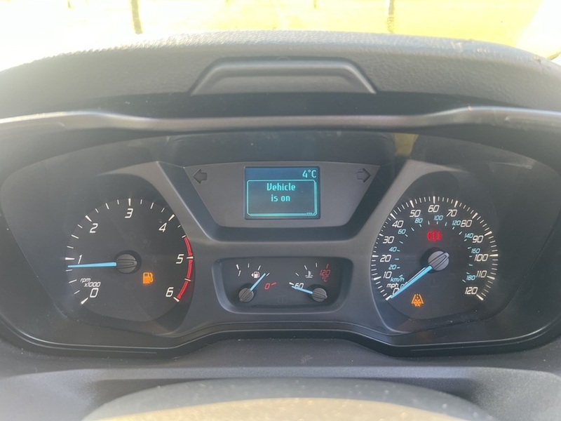 Ford Transit 2.0 350 EcoBlue Chassis Cab 2dr Diesel Manual RWD L2 H1 Euro 6 (DRW) (130 ps) | TOW BAR|TAIL - U10902