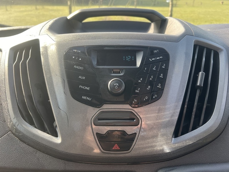 Ford Transit 2.0 350 EcoBlue Chassis Cab 2dr Diesel Manual RWD L2 H1 Euro 6 (DRW) (130 ps) | TOW BAR|TAIL - U10902