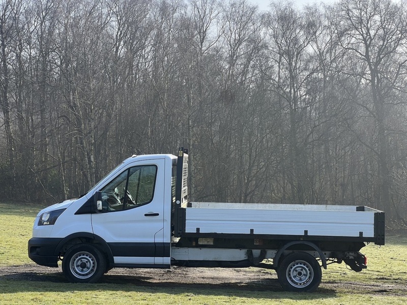 Ford Transit 2.0 350 EcoBlue Chassis Cab 2dr Diesel Manual RWD L2 H1 Euro 6 (DRW) (130 ps) | TOW BAR|TAIL - U10902