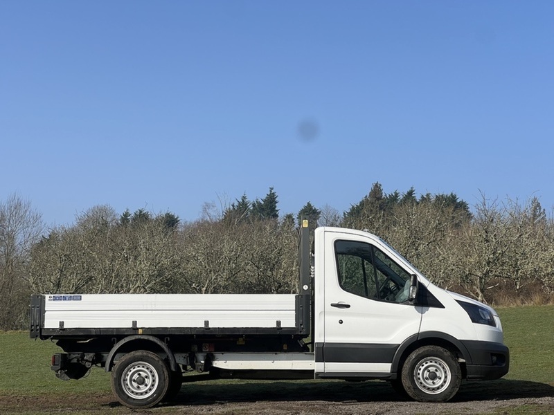 Ford Transit 2.0 350 EcoBlue Chassis Cab 2dr Diesel Manual RWD L2 H1 Euro 6 (DRW) (130 ps) | TOW BAR|TAIL - U10902
