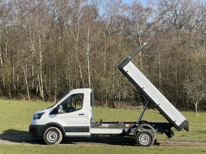 Ford Transit 2.0 350 EcoBlue Chassis Cab 2dr Diesel Manual RWD L2 H1 Euro 6 (DRW) (130 ps) | TOW BAR|TAIL - U10902