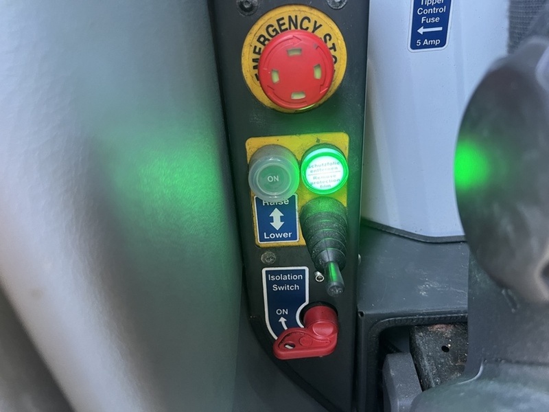 Ford Transit 2.0 350 EcoBlue Chassis Cab 2dr Diesel Manual RWD L2 H1 Euro 6 (DRW) (130 ps) | TOW BAR|TAIL - U10902