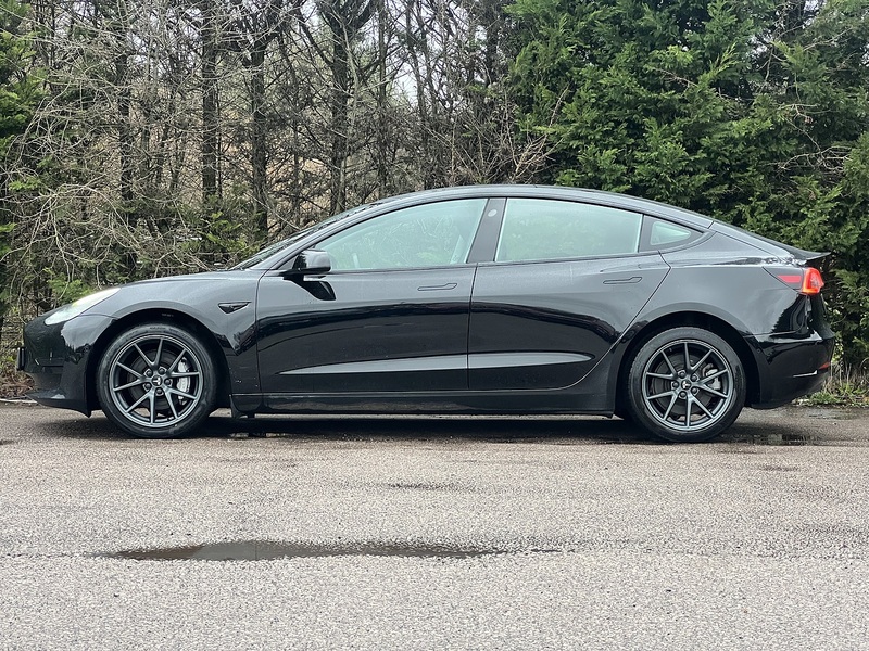 Tesla Model 3 Standard Range Plus Saloon 4dr Electric Auto RWD (241 bhp) | 1 FORMER KEEPER|VAT QUALIFYING - U10906