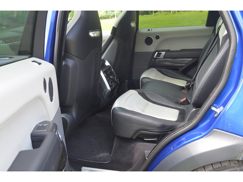 Land Rover Range Rover Sport 5.0 P575 V8 GPF SVR SUV 5dr Petrol Auto 4WD Euro 6 (s/s) (575 ps) | 1 FORMER KEEPER|PAN ROOF - U10910