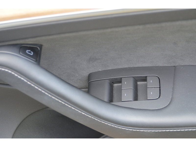 Tesla Model 3 (Dual Motor) Long Range Saloon 4dr Electric Auto 4WDE (346 ps) - U10912