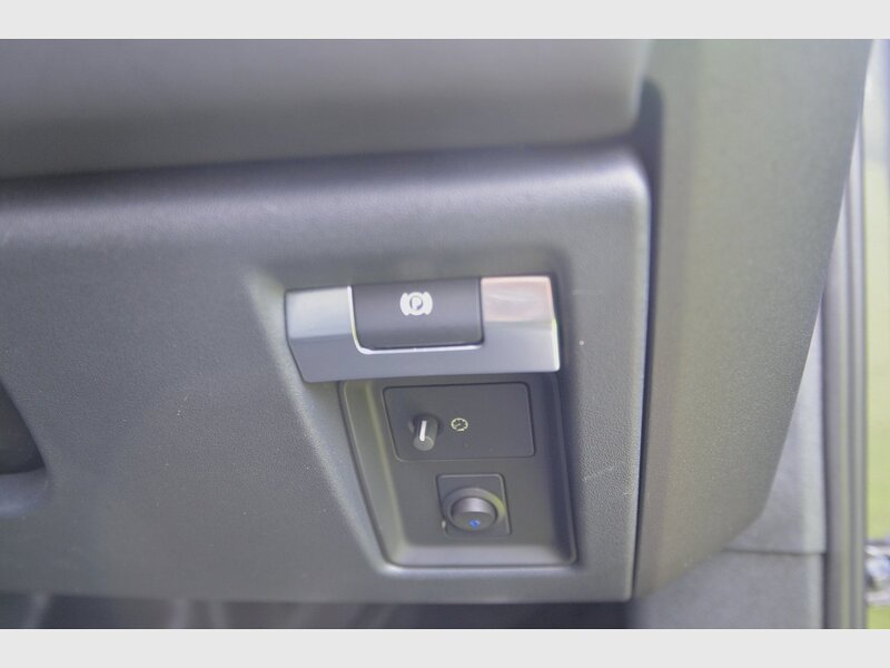 Land Rover Defender 110 P525 V8 Carpathian Edition - U10915