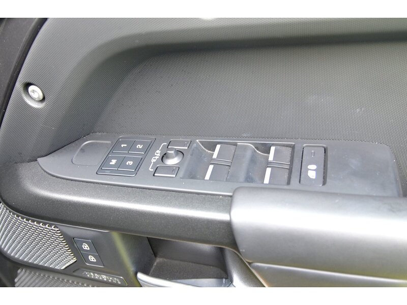 Land Rover Defender 110 P525 V8 Carpathian Edition - U10915