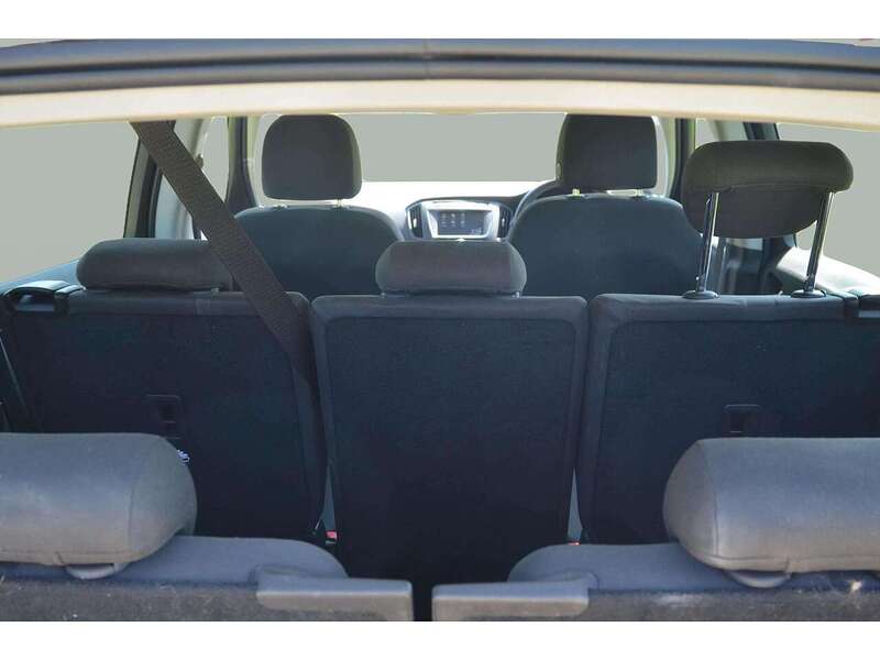 Vauxhall Zafira Tourer 1.4i Turbo Design MPV 5dr Petrol Manual Euro 6 (140 ps) | CRUISE|P/SENSORS|LOW MILEAGE - U10918