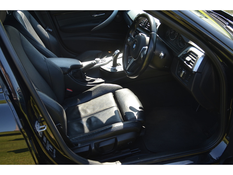 BMW 3 Series 2.0 320d M Sport Touring 5dr Diesel Auto Euro 6 (s/s) (190 ps) | BIG SPEC|MEDIA/M PLUS PACK|19s - U10920