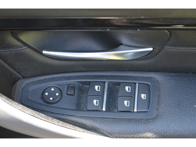 BMW 3 Series 2.0 320d M Sport Touring 5dr Diesel Auto Euro 6 (s/s) (190 ps) | BIG SPEC|MEDIA/M PLUS PACK|19s - U10920