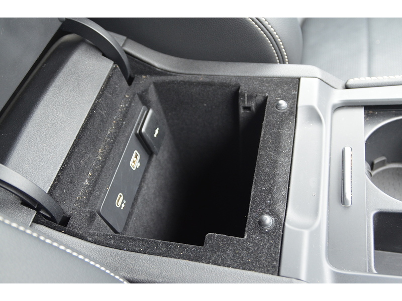 Jaguar F-PACE 2.0 P250i R-Dynamic S SUV 5dr Petrol Auto AWD Euro 6 (s/s) (250 ps) | H/SEATS|R/CAM|PRIVACY|NAV - U10923