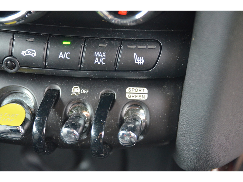 MINI Electric Hatch Cooper SE 32.6kWh Level 2 Hatchback 3dr Electric Auto (184 ps) | 1 FORMER KEEPER|VAT QUALIFYING - U10926