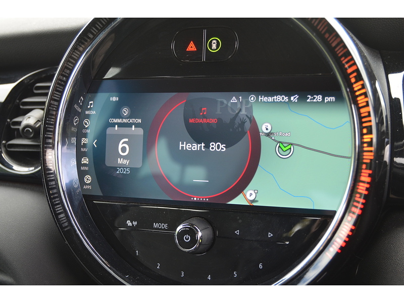 MINI Electric Hatch Cooper SE 32.6kWh Level 2 Hatchback 3dr Electric Auto (184 ps) | 1 FORMER KEEPER|VAT QUALIFYING - U10926