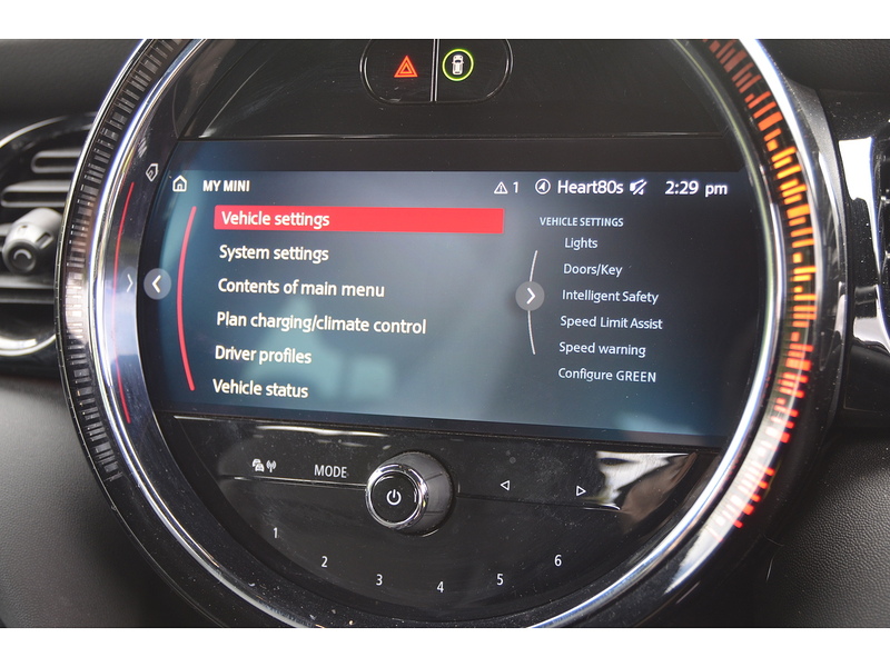 MINI Electric Hatch Cooper SE 32.6kWh Level 2 Hatchback 3dr Electric Auto (184 ps) | 1 FORMER KEEPER|VAT QUALIFYING - U10926