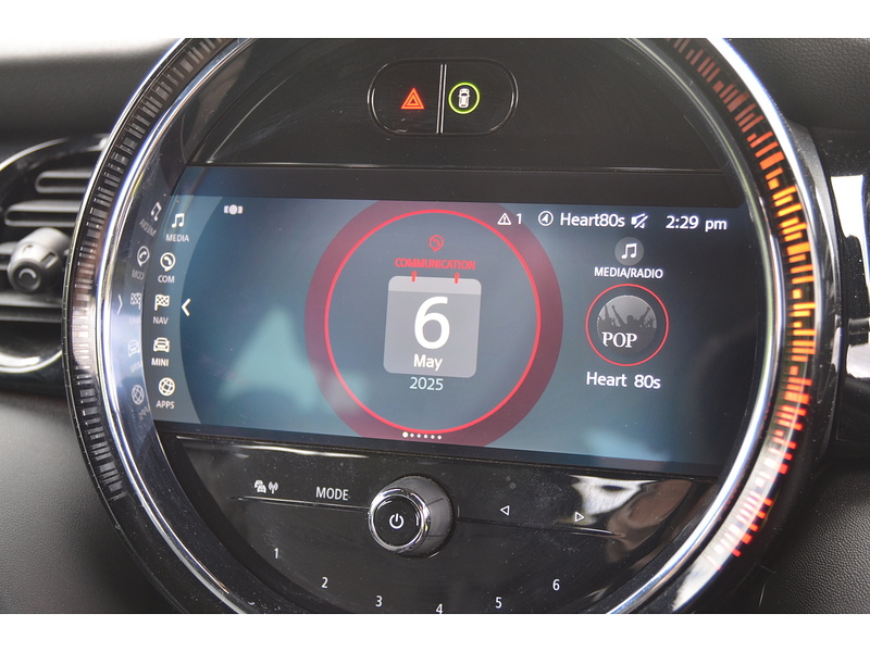 MINI Electric Hatch Cooper SE 32.6kWh Level 2 Hatchback 3dr Electric Auto (184 ps) | 1 FORMER KEEPER|VAT QUALIFYING - U10926