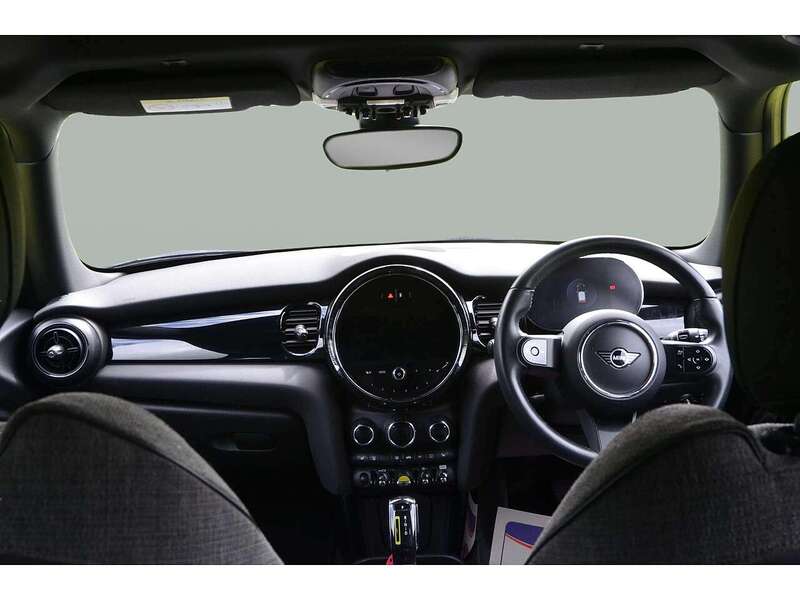 MINI Electric Hatch Cooper SE 32.6kWh Level 2 Hatchback 3dr Electric Auto (184 ps) | 1 FORMER KEEPER|VAT QUALIFYING - U10926