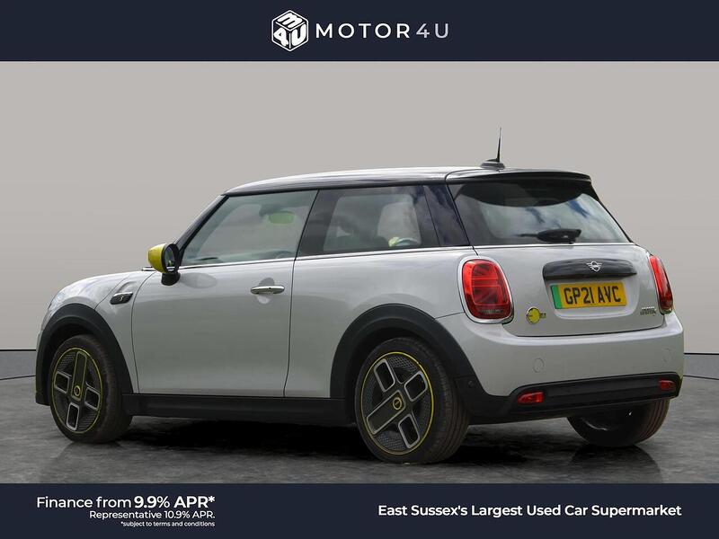 MINI Electric Hatch Cooper SE 32.6kWh Level 2 Hatchback 3dr Electric Auto (184 ps) | 1 FORMER KEEPER|VAT QUALIFYING - U10926