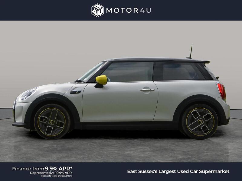 MINI Electric Hatch Cooper SE 32.6kWh Level 2 Hatchback 3dr Electric Auto (184 ps) | 1 FORMER KEEPER|VAT QUALIFYING - U10926