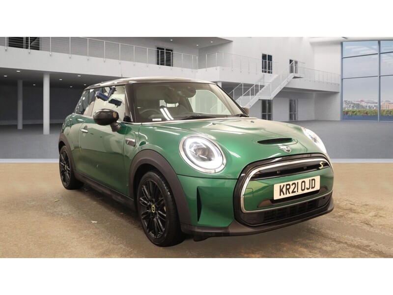 MINI Electric Hatch Cooper SE 32.6kWh Level 2 Hatchback 3dr Electric Auto (184 ps) | 1 FORMER KEEPER|VAT QUALIFYING - U10927
