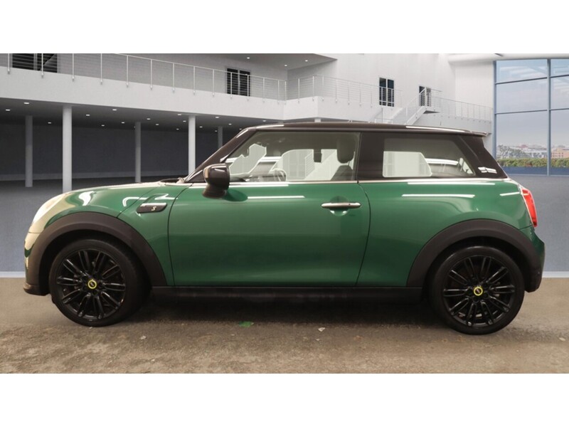 MINI Electric Hatch Cooper SE 32.6kWh Level 2 Hatchback 3dr Electric Auto (184 ps) | 1 FORMER KEEPER|VAT QUALIFYING - U10927