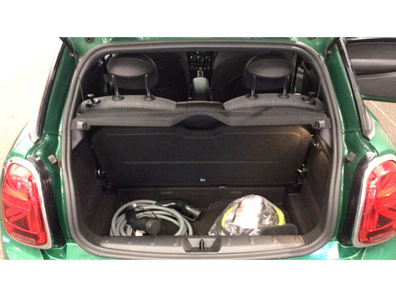 MINI Electric Hatch Cooper SE 32.6kWh Level 2 Hatchback 3dr Electric Auto (184 ps) | 1 FORMER KEEPER|VAT QUALIFYING - U10927