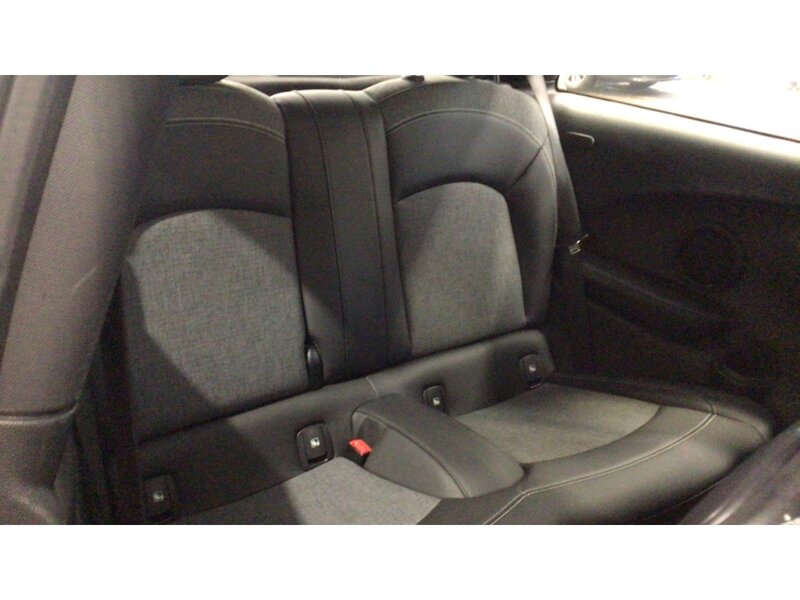 MINI Electric Hatch Cooper SE 32.6kWh Level 2 Hatchback 3dr Electric Auto (184 ps) | 1 FORMER KEEPER|VAT QUALIFYING - U10927