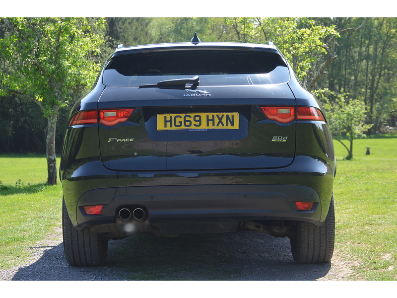 Jaguar F-PACE 2.0 D180 Chequered Flag SUV 5dr Diesel Auto AWD Euro 6 (s/s) (180 ps) | PAN ROOF|COLD - U10930