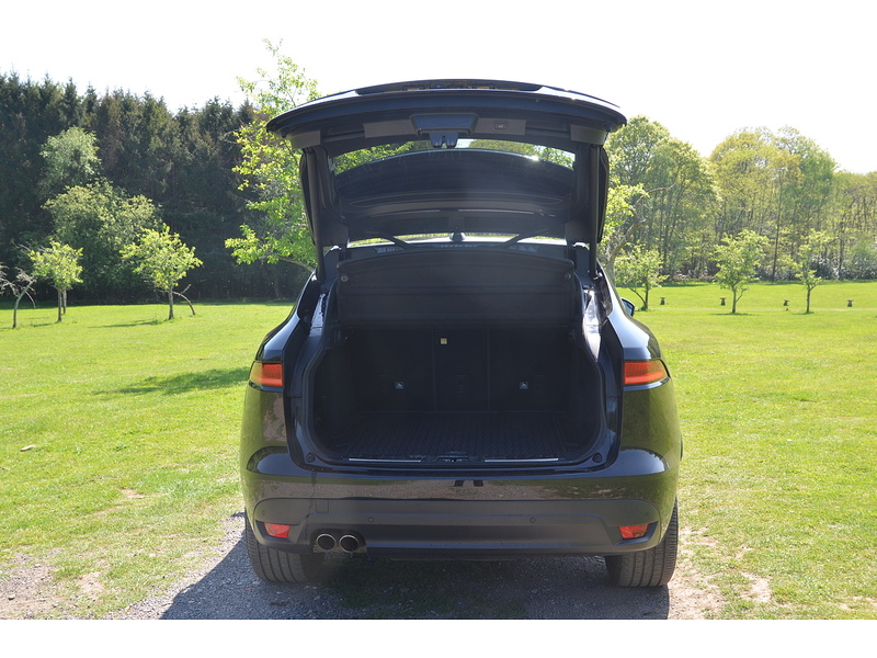 Jaguar F-PACE 2.0 D180 Chequered Flag SUV 5dr Diesel Auto AWD Euro 6 (s/s) (180 ps) | PAN ROOF|COLD - U10930