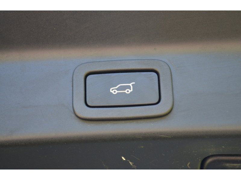 Jaguar F-PACE 2.0 D180 Chequered Flag SUV 5dr Diesel Auto AWD Euro 6 (s/s) (180 ps) | PAN ROOF|COLD - U10930