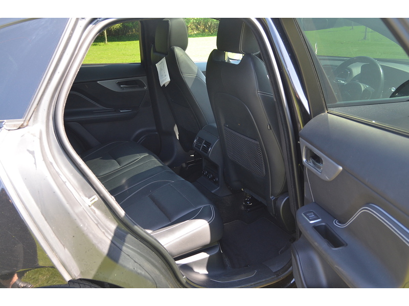 Jaguar F-PACE 2.0 D180 Chequered Flag SUV 5dr Diesel Auto AWD Euro 6 (s/s) (180 ps) | PAN ROOF|COLD - U10930